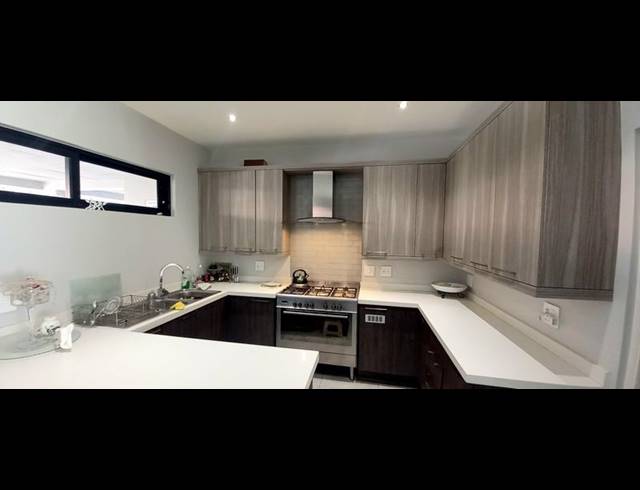 2 BEDROOM APARTMENT FOR SALE IN MENLO PARK